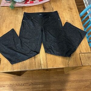 Athleta Odyssey Bettona classic pull on yoga pants